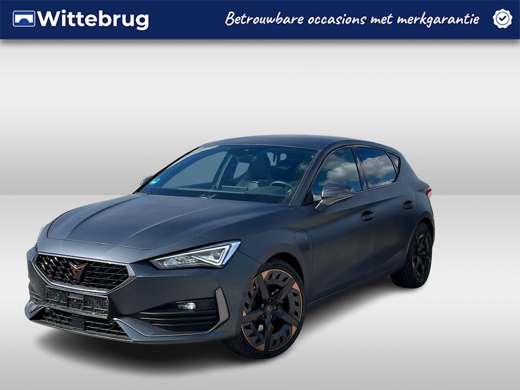 CUPRA Leon 1.4 e-Hybrid 245pk Performance DSG Automaat / Navigatie / Full LED / LM 19 inch / Camera / Park Assist