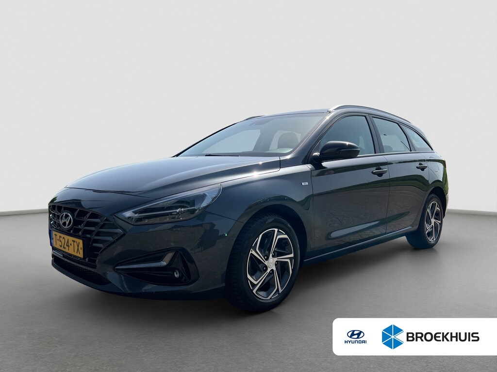 Hyundai i30 Wagon 1.0 T-GDi 120pk MHEV Comfort Smart | Camera | Climate controle | Carplay | Cruise controle | Draadloos laden | Keyless entry | LED verlichting | Navigatie | Lichtmetalen velgen | Inklapbare spiegels
