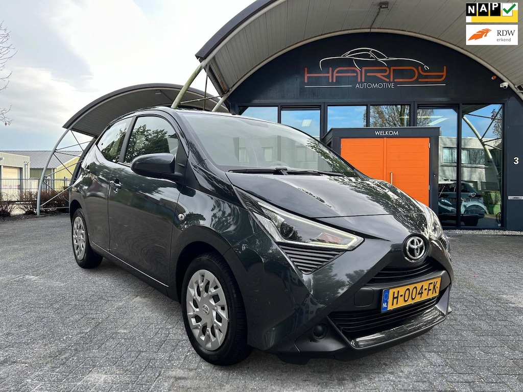 Toyota Aygo 1.0 VVT-i X-Play Apple Carplay Camera NW Model
