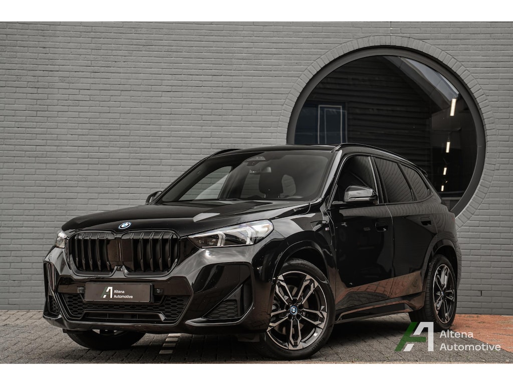 BMW X1 xDrive30e M-sport, BTW, panorama dak, head-up, harman kardon