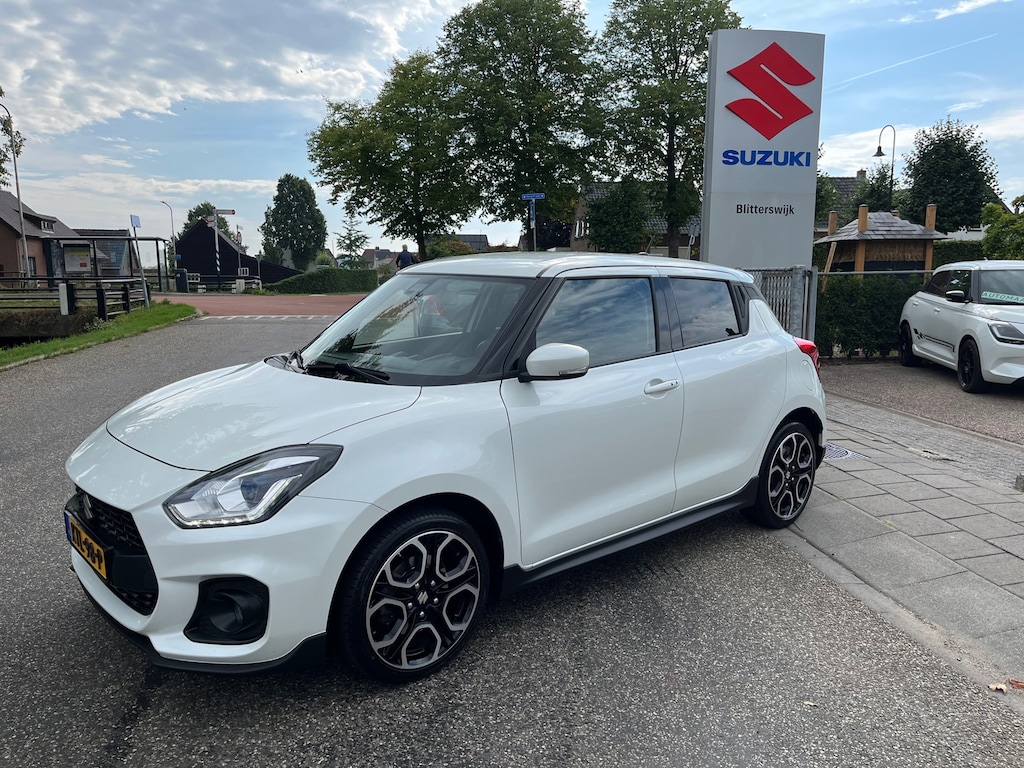 Suzuki Swift 1.4 Sport Smart Hybrid // Prachtige dealer onderhouden Swift Sport // Rijklaarprijs!