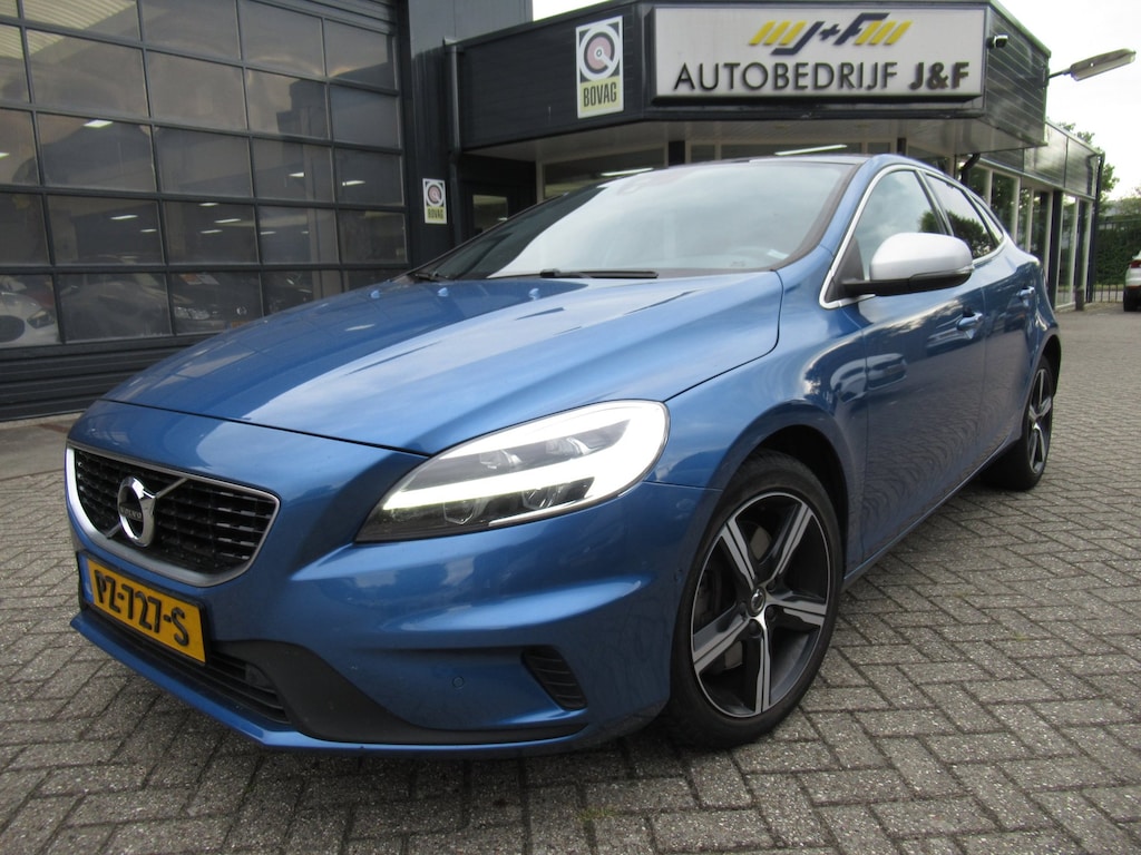 Volvo V40 2.0 T4 Business Sport / 1e EIG / AUTOMAAT / PANO / NAV / Stoelverw.