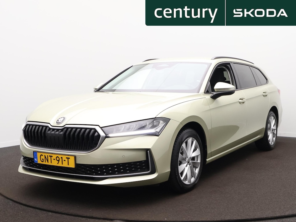 Skoda Superb Combi 1.5 TSI MHEV First Edition | Camera | ACC | Navi | Side Assist | Elek. Kofferbakklep | Stoelverwarming |