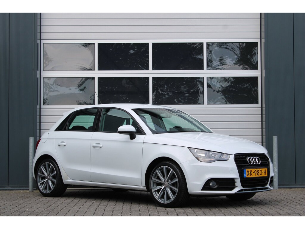 Audi A1 Sportback 1.2 TFSI Ambition Pro Line 5-Deurs Clima/Cruise/Stoelverwarming/PDC/Navi/Bluetooth/RadioCD/17"LM/APK:26-03-2027