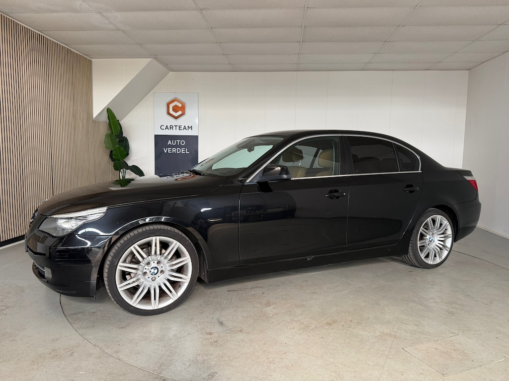 BMW 5-Serie 520i Business Edition Airco, Lederen bekleding, Navigatie, Automaat, LMV, Cruise control