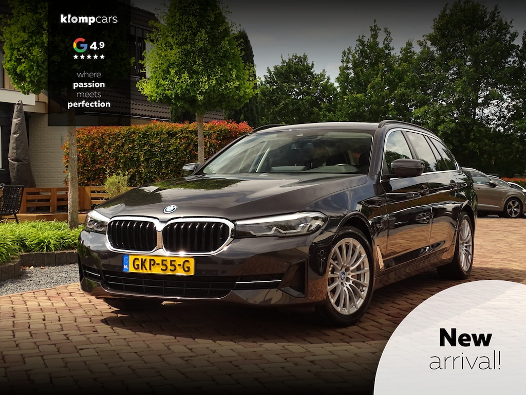BMW 5-Serie Touring 530e xDrive Trekhaak Elektrisch | Schuifdak | Topstaat! | All-season