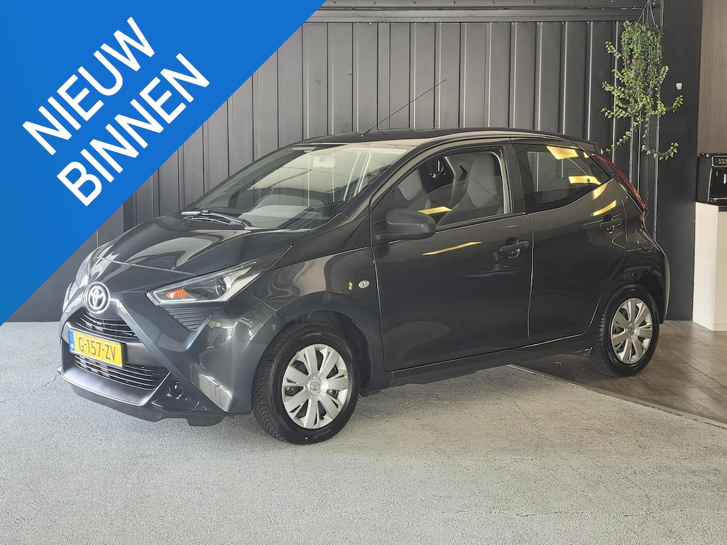 Toyota Aygo 1.0 VVT-i x | Lage KM (NAP)  | LED verlichting | Hill Hold Functie | start/stop systeem |