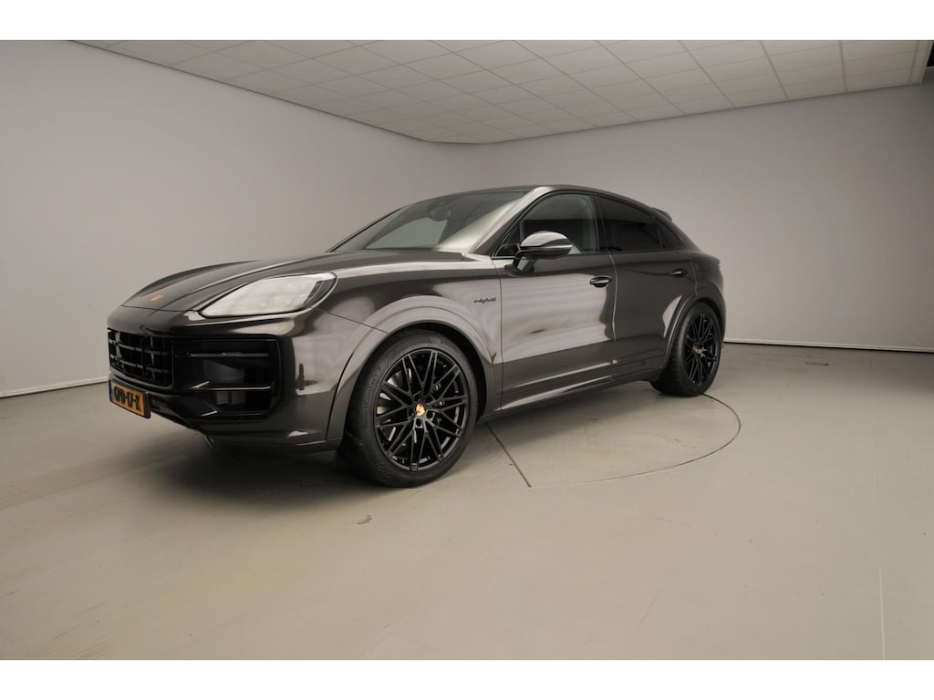 Porsche Cayenne Coupé 3.0 E-Hybrid | Sport Chrono | Sportuitlaat | Pano | Passagiersdisplay | Premium Sportstoelen | Luchtvering | 22" RS Spyder | PTS | BTW auto