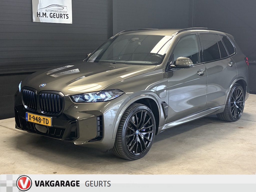 BMW X5 xDrive50e M Sport Pro |490 pk | Sky Lounge | Panoramadak | Luchtvering | BTW-auto