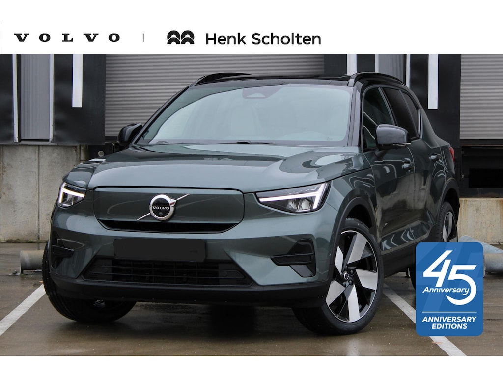 Volvo EX40 Single Motor Extended Range Ultra Europa 82 kWh | 45th Anniversary Edition | Panoramisch schuif-/ kanteldak | Harman Kardon | Elektrisch verstelbare voorstoelen met geheugen functie | 5 jaar garantie - (2 jaar extra fabrieksgarantie) | 20 inch lichtmetalen velgen | Extra getint glas achter | Verwarmde voorstoelen en stuurwiel | Pilot assist | Adaptieve cruise control