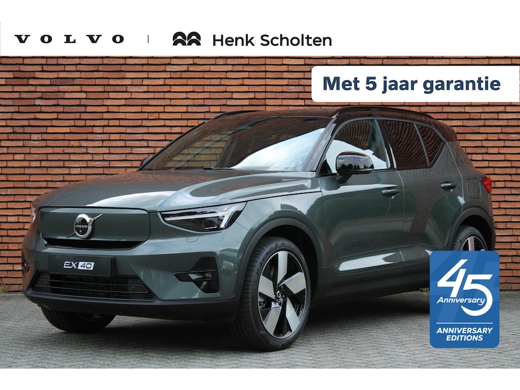 Volvo EX40 Single Motor Extended Range Ultra Europa 82 kWh | 45th Anniversary Edition | Panoramisch schuif-/ kanteldak | Harman Kardon | Elektrisch verstelbare voorstoelen met geheugen functie | 5 jaar garantie - (2 jaar extra fabrieksgarantie) | 20 inch lichtmetalen velgen | Extra getint glas achter | Verwarmde voorstoelen en stuurwiel | Pilot assist | Adaptieve cruise control