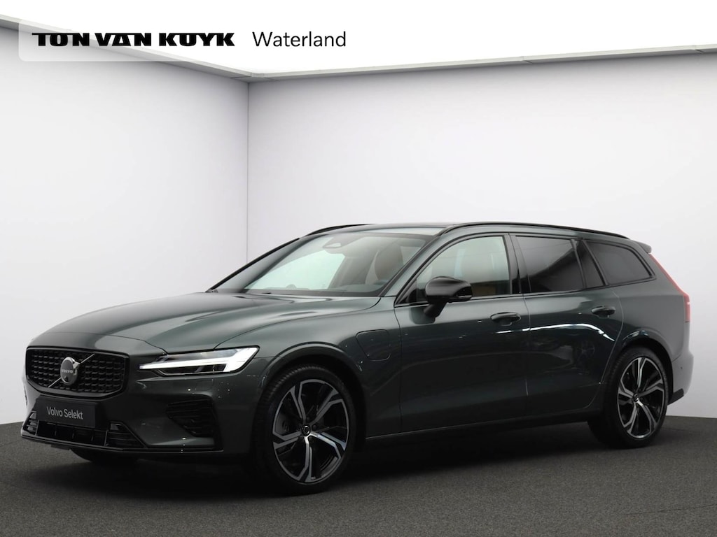 Volvo V60 2.0 T6 Plug-in hybrid AWD Ultra Dark / Head-Up Display / Bowers & Wilkins Audio / Stoelmassage / 360 camera / Pano. dak / Stoelventilatie / Elektr. stoelverstelling / Stoel-, stuur- & achterbankverwarming / BLIS