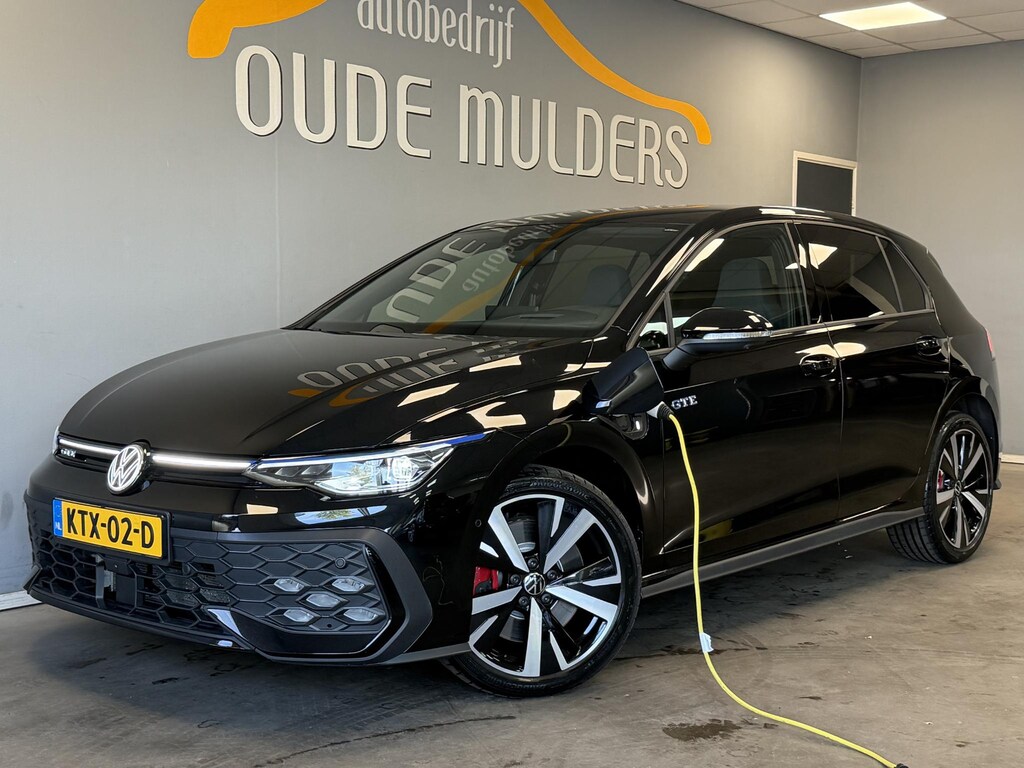 Volkswagen Golf 1.5 eHybrid GTE | Trekhaak |Adaptive cruise | 360 | Head-up | Sfeer |Stoelverwarming | Carplay |