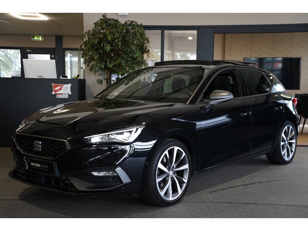 SEAT Leon 1.5 eTSI FR 150PK DSG Pano Beats Led Cam Navi Virtual ACC Trekhaak