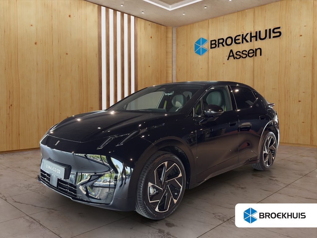 Lynk & Co 02 200 kW More | BLIS | 360 Camera | Stoel + Stuur Verwarming | Harman Kardon | Apple / Android Carplay |