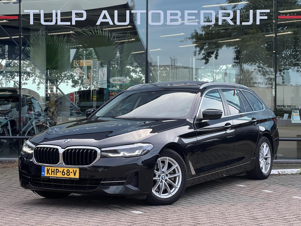 BMW 5-Serie Touring 518d Business Edition Plus Automaat Pano