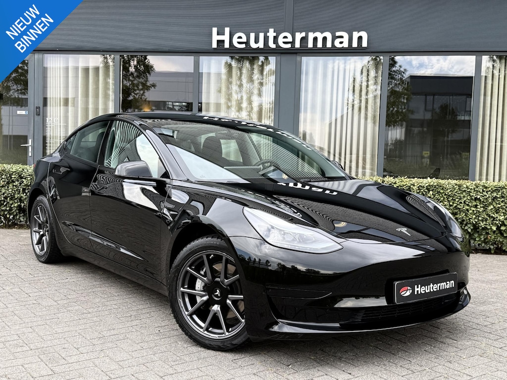 Tesla Model 3 Standard RWD Plus LFP/ Pano/ Leder