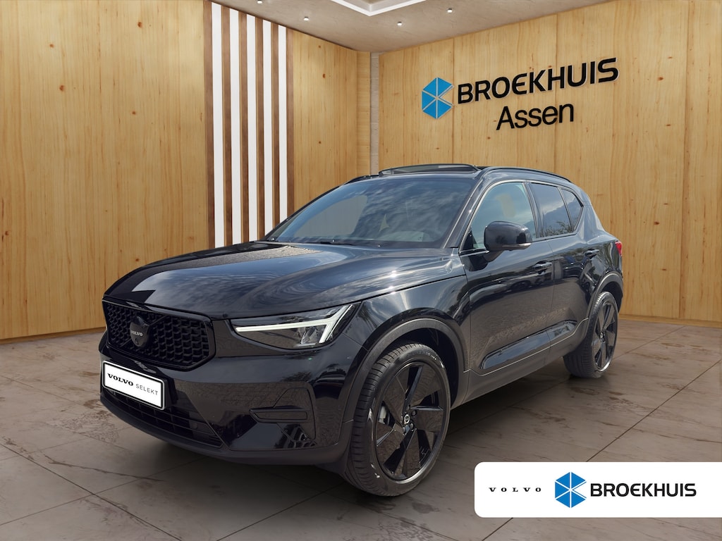 Volvo XC40 2.0 B4 Plus Black Edition | BLIS | Stoel + Stuur Verwarming | Harman Kardon | 360 Camera | Trekhaak | Keyless Start / Entry |