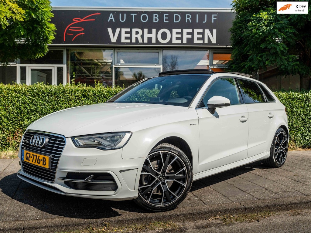 Audi A3 Sportback 1.4 E-TRON PHEV - S-LINE - PANORAMADAK - AUTOMAAT - CLIMATE / CRUISE CONTR !