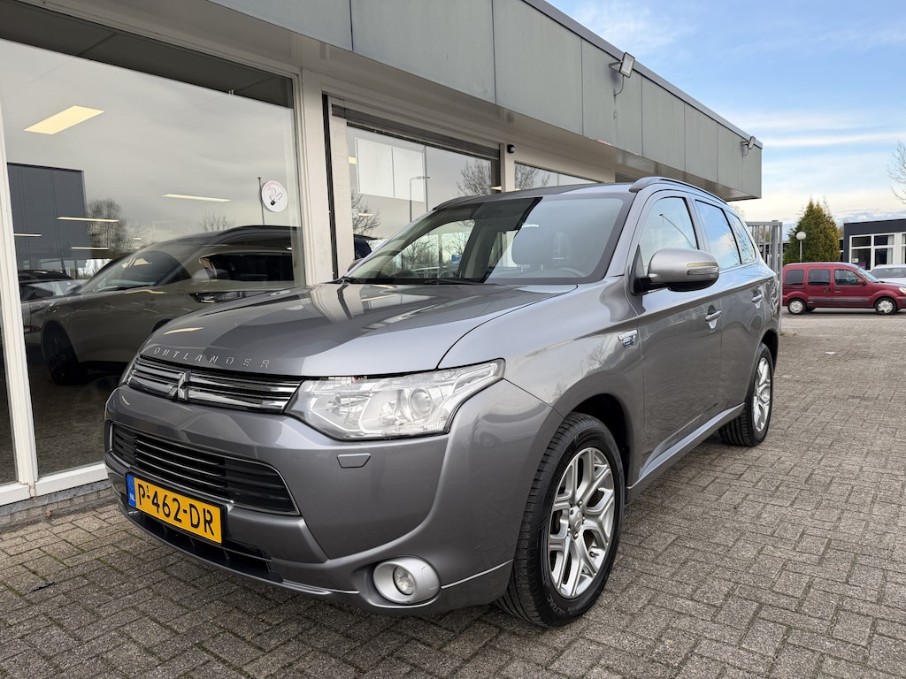 Mitsubishi Outlander 2.0 PHEV Instyle+ ACC,LEDER,CLIMA,TREKHAAK