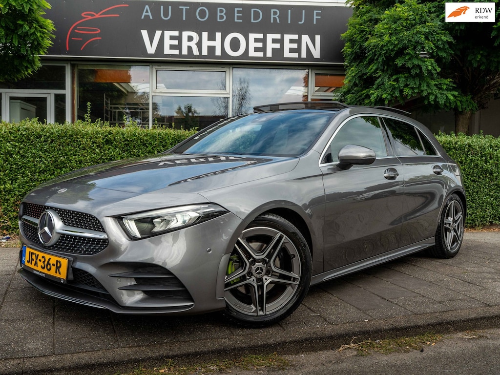 Mercedes-Benz A-klasse 200 Business Solution AMG LINE - PANORAMADAK - AUTOMAAT - PARKEER CAMERA - TREKHAAK - CRUISE / CLIMATE CONT