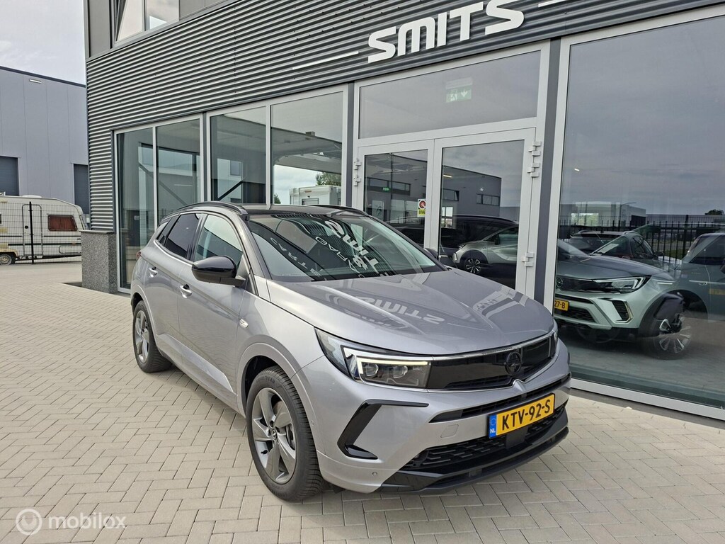 Opel Grandland 1.6 Turbo Plug-In Hybrid 4x4 GSe 300pk