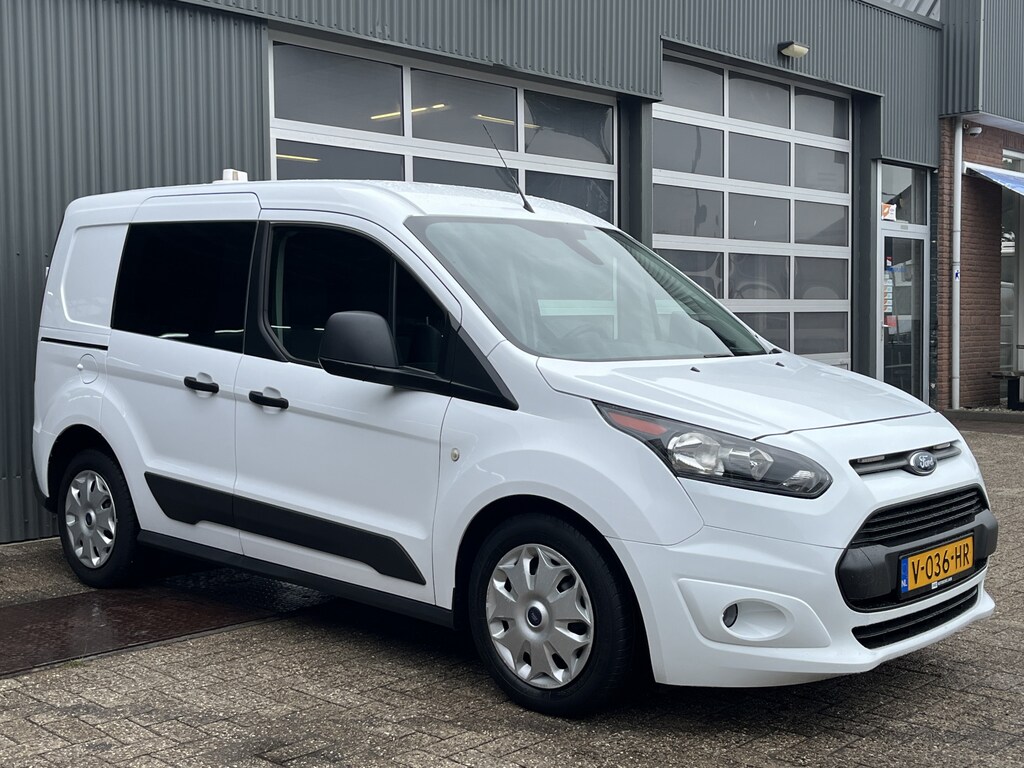 Ford Transit Connect 1.0 Benzine Btw vrij Airco 3-Persoons Kastinrichting Trekhaak 1200kg Parkeersensoren achter Marge Camera Navigatiesysteem 1e eigenaar Bpm vrij voor particulier gebruik!!