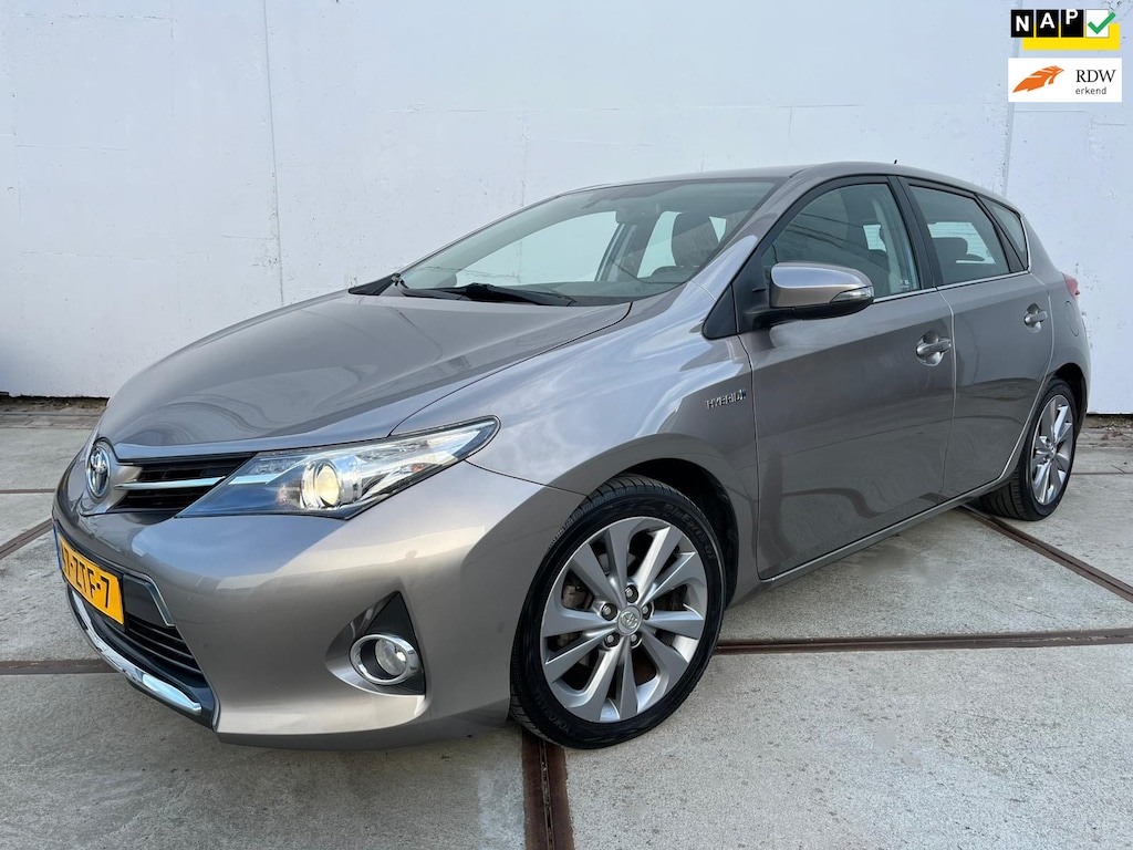 Toyota Auris 1.8 Hybrid Dynamic 5drs - camera - clima - cruise control - bluetooth - trekhaak - NAP - dealer onderhouden - isofix