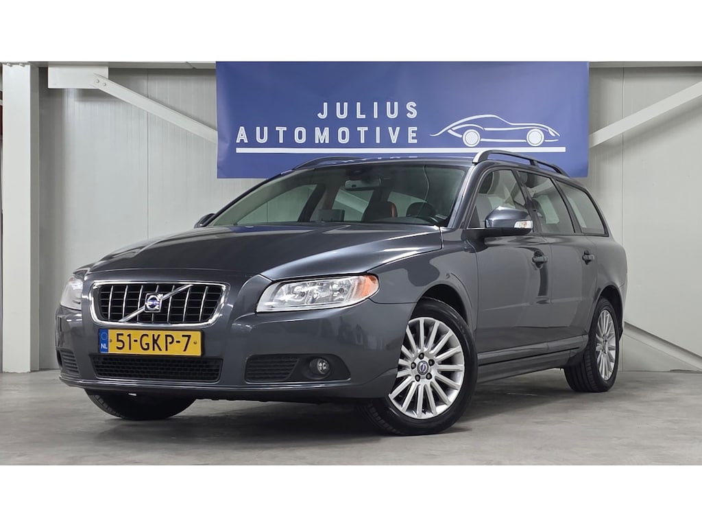 Volvo V70 2.5T Momentum Dealer Onderhouden Leer Trekhaak PDC Elektr. Kofferbak Mooi!