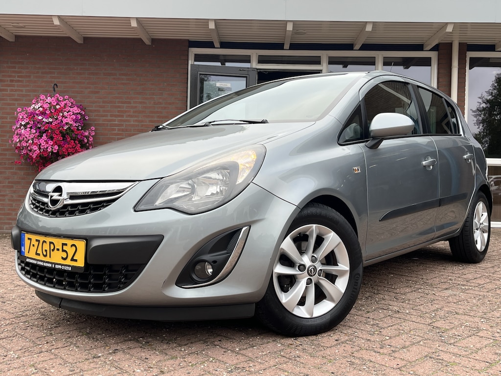 Opel Corsa 1.4-16V Design Edition
