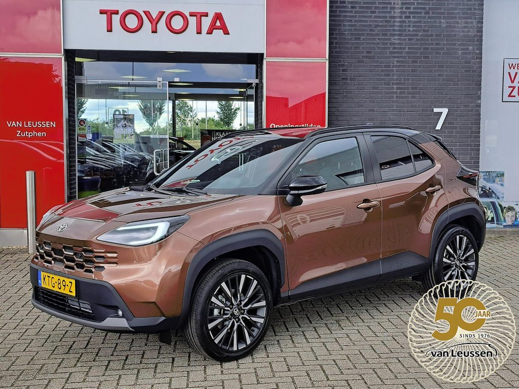 Toyota Yaris Cross 1.5 Hybrid 130 Executive MODELJAAR 2026 HEAD-UP JBL-AUDIO CLIMA STOEL/STUURVERWARMING ELEK-ACHTERKLEP PARK-SENSOR APPLE/ANDROID