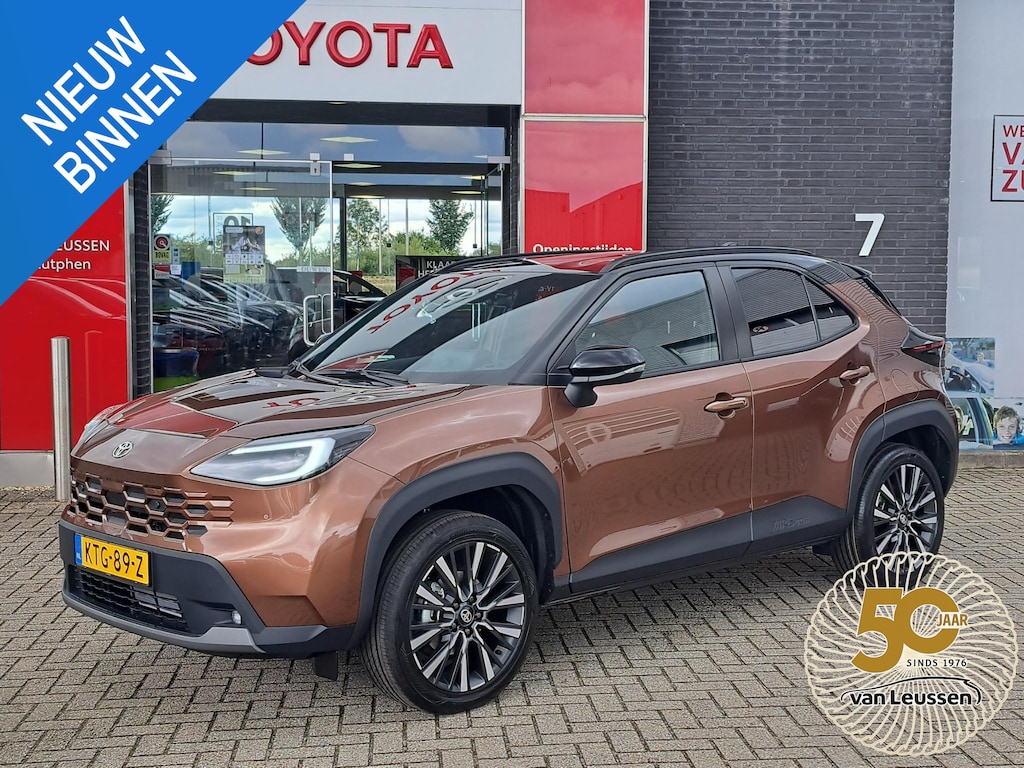 Toyota Yaris Cross 1.5 Hybrid 130 Executive MODELJAAR 2026 HEAD-UP JBL-AUDIO CLIMA STOEL/STUURVERWARMING ELEK-ACHTERKLEP PARK-SENSOR APPLE/ANDROID