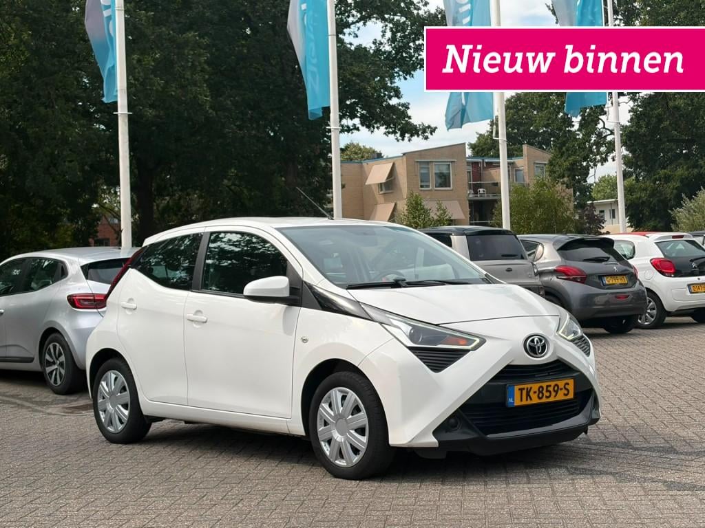 Toyota Aygo 1.0 VVT-I X-Play 5 Deurs - Carplay, Camera