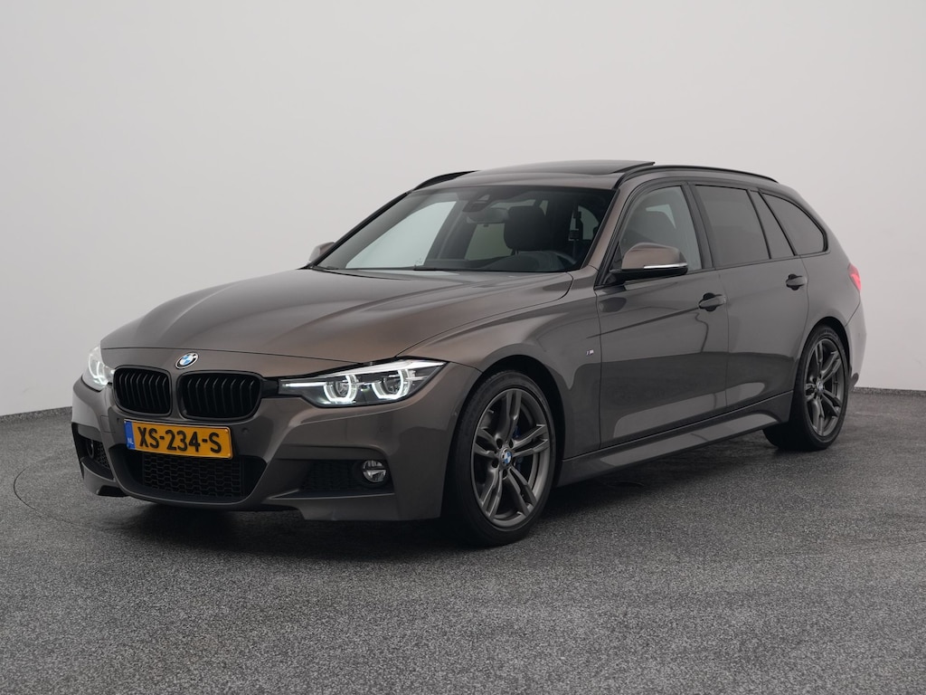 BMW 3-Serie 320i Steptronic8 Touring M-Sport Edition | PANO | TREKHAAK | LEDER | STOEVERW.