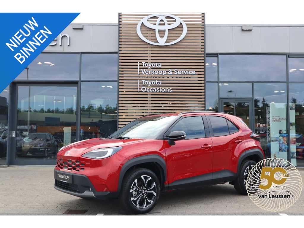 Toyota Yaris Cross HYBRID 130 FIRST EDITION NIEUW MODEL 2026! DIRECT LEVERBAAR!! STOEL/STUURVER LED 17'' LM-VELGEN KEYLESS BLIND SPOT APPLE/ANDROID