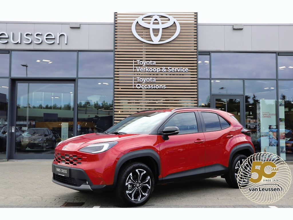 Toyota Yaris Cross HYBRID 130 FIRST EDITION NIEUW MODEL 2026! DIRECT LEVERBAAR!! STOEL/STUURVER LED 17'' LM-VELGEN KEYLESS BLIND SPOT APPLE/ANDROID