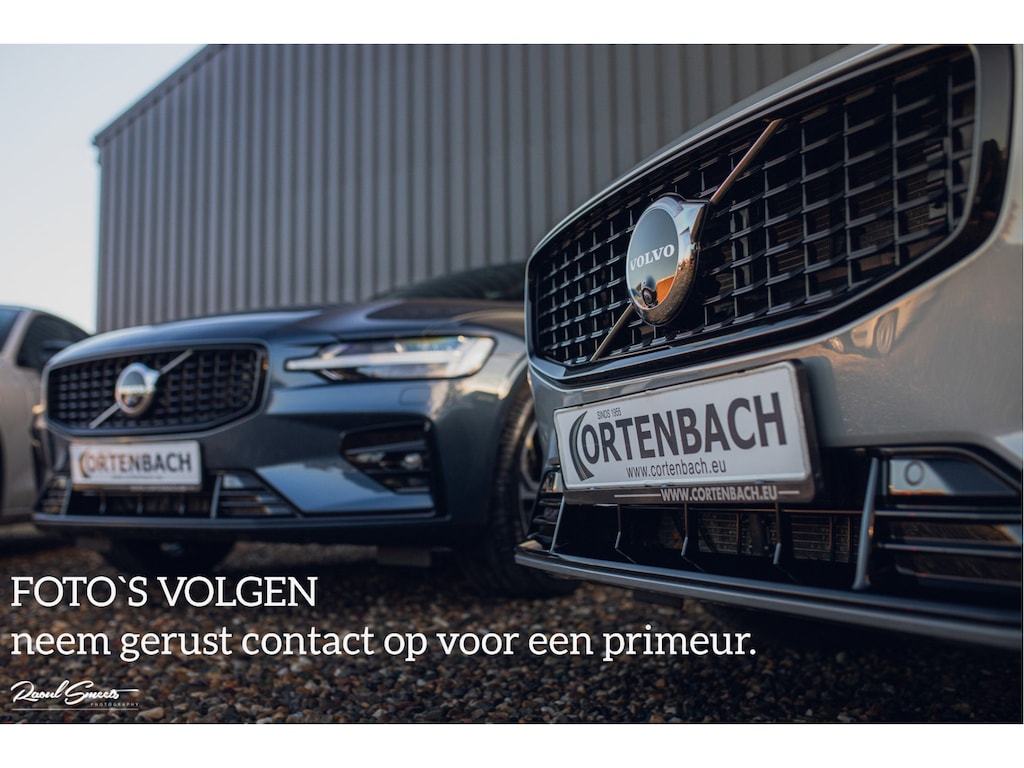 Volvo XC40 Single Motor Extended Range Plus 82 kWh | Sage green | Tailored wool | Adaptieve cruise | Zwenkbare trekhaak | Blis |