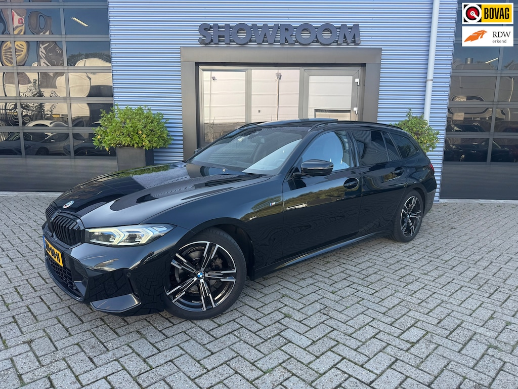 BMW 3-Serie Touring 318i M-Pakket|AUTOMAAT|PANO|HARMAN/KARDON|CAMERA|LEDER/ALCANTARA