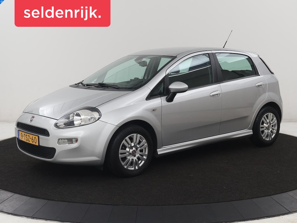 Fiat Punto Evo 0.9 TwinAir Street | 5-deurs | Navigatie | Bluetooth | Parkeersensoren | Airco | Trekhaak | NAP 117.653km.