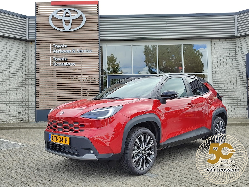 Toyota Yaris Cross 1.5 Hybrid 130 EXECUTIVE NIEUW MODEL 2026! HEAD-UP JBL-AUDIO STOEL/STUURVERW 18'' LM-VELGEN PARK-SENSOREN NAVI APPLE/ANDROID