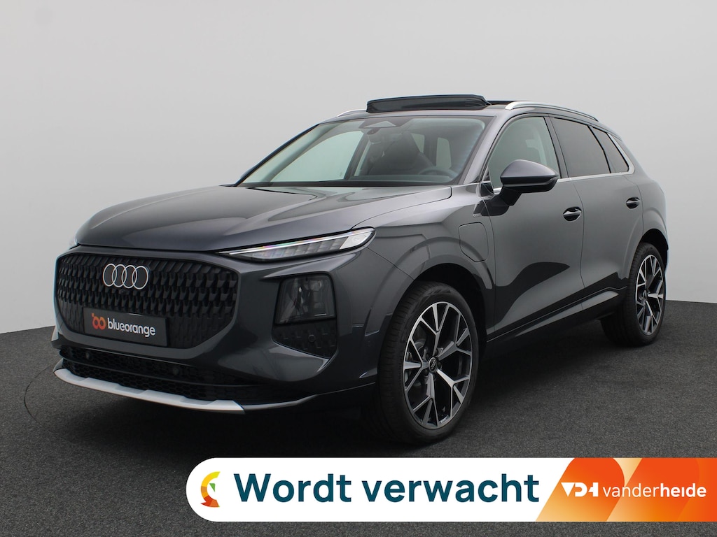 Audi Q3 1.5 e-hybrid Advanced edition 272 PK Panorama Dak, Trekhaak, Navigatie, Keyless, Stoel & Stuurverwarming, Full LED koplampen, 20 inch Velgen Audi Sport