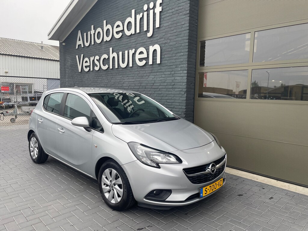 Opel Corsa 1.2 4 cilinder parkeersensoren achter airco