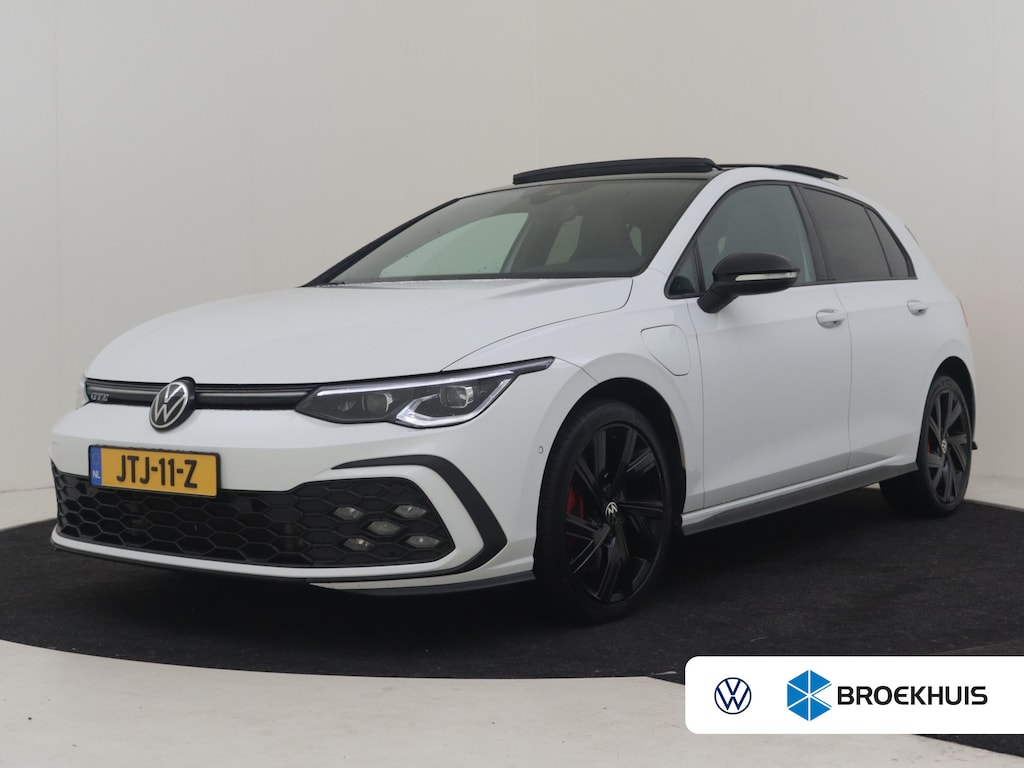 Volkswagen Golf 1.4 eHybrid GTE 245PK DSG/AUTO | elektr glazen pano-dak | Camera | Matrix-LED | App connect | Cruise control adapt | Stoel/stuurverw | Climate control | Keyless | DAB | 18"LMV