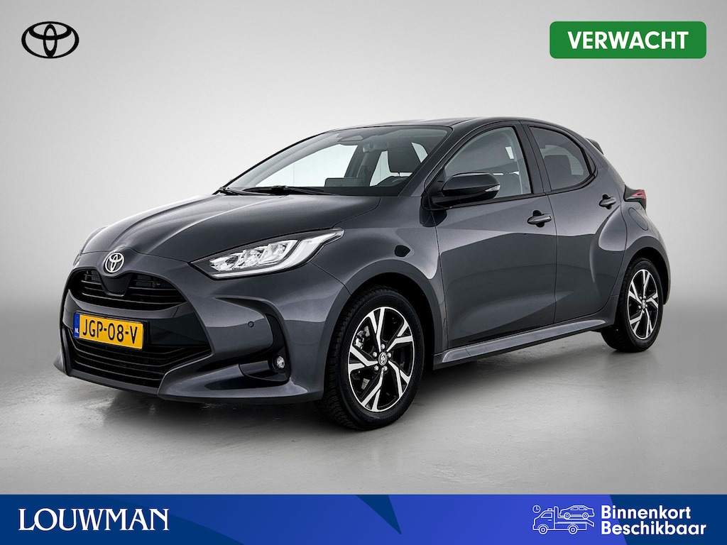 Toyota Yaris 1.5 Hybrid 115 Dynamic Comfort Pack | BTW voertuig | Dealer onderhouden | Stoel+Stuurverwarming  | Dodehoek detectie | Parkeersensoren voor+achter | Climate Control | Cruise Control Adaptive | Navigatie | Apple CarPlay/Android