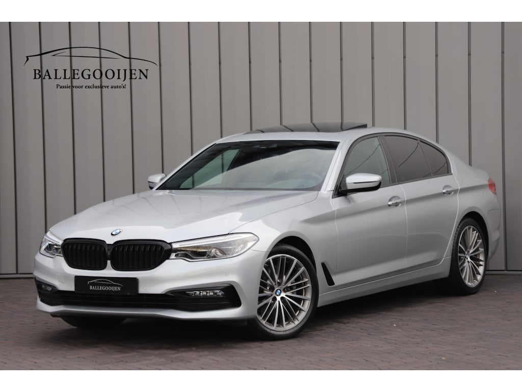 BMW 5-Serie 520i High Executive Aut8 | 184PK | Panoramadak | Sfeerverlichting | Comfortstoelen + Memory | Vol leder | Zonnenschermen | Camera | 2018.