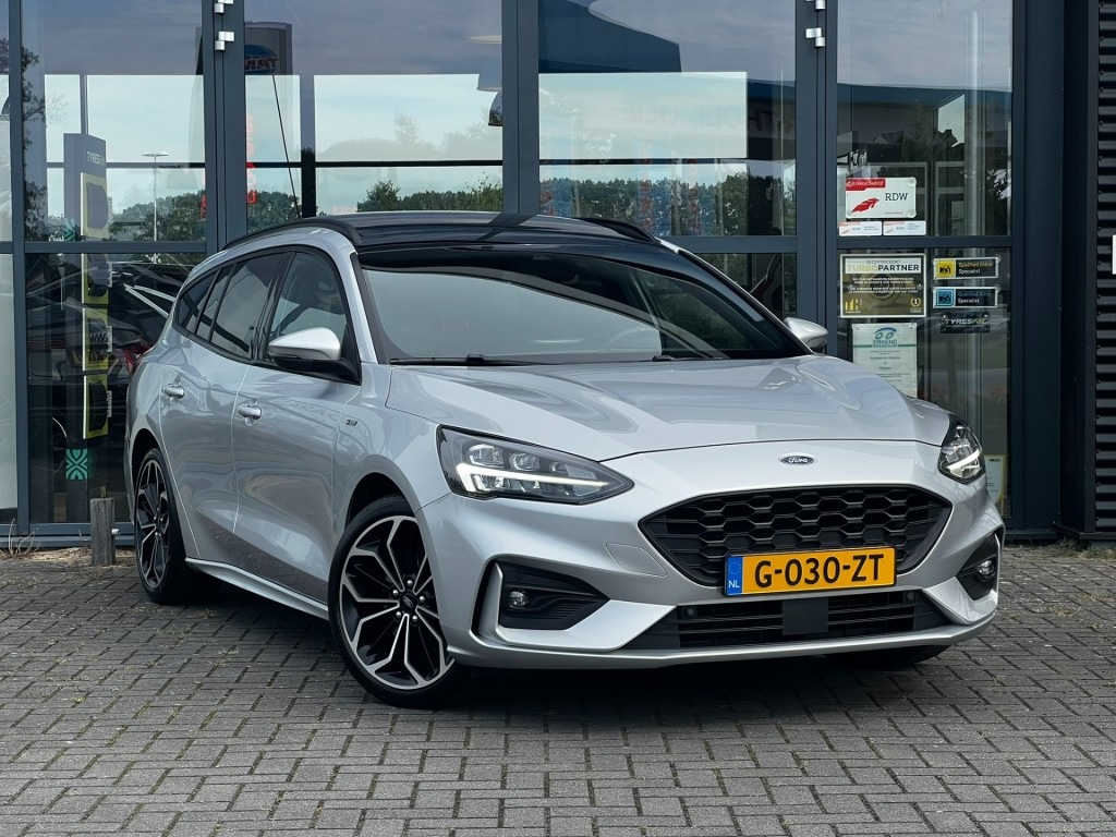 Ford Focus 1.0 ECOB. ST L. BNS, Pano, Trekhaak, NAP