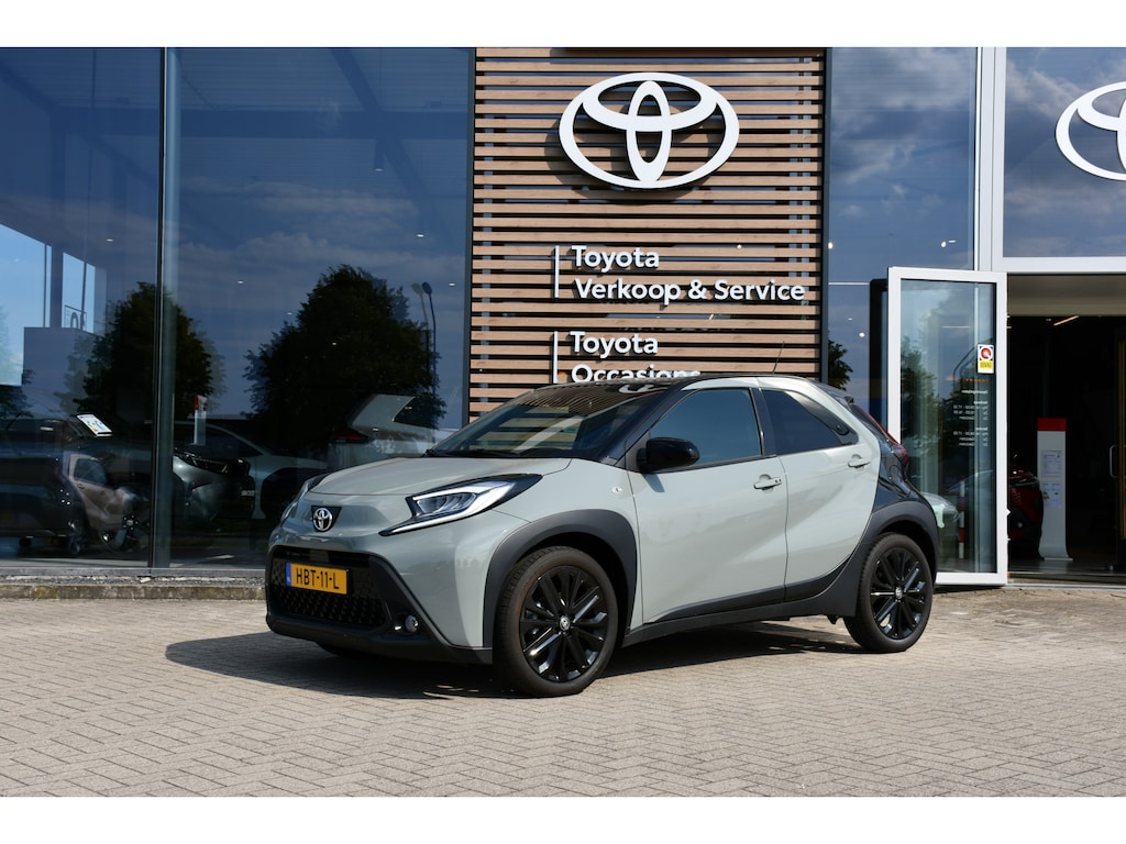 Toyota Aygo X 1.0 VVT-i S-CVT Premium Automaat 72pk | JBL Premium Audio-installatie | Keyless entry |