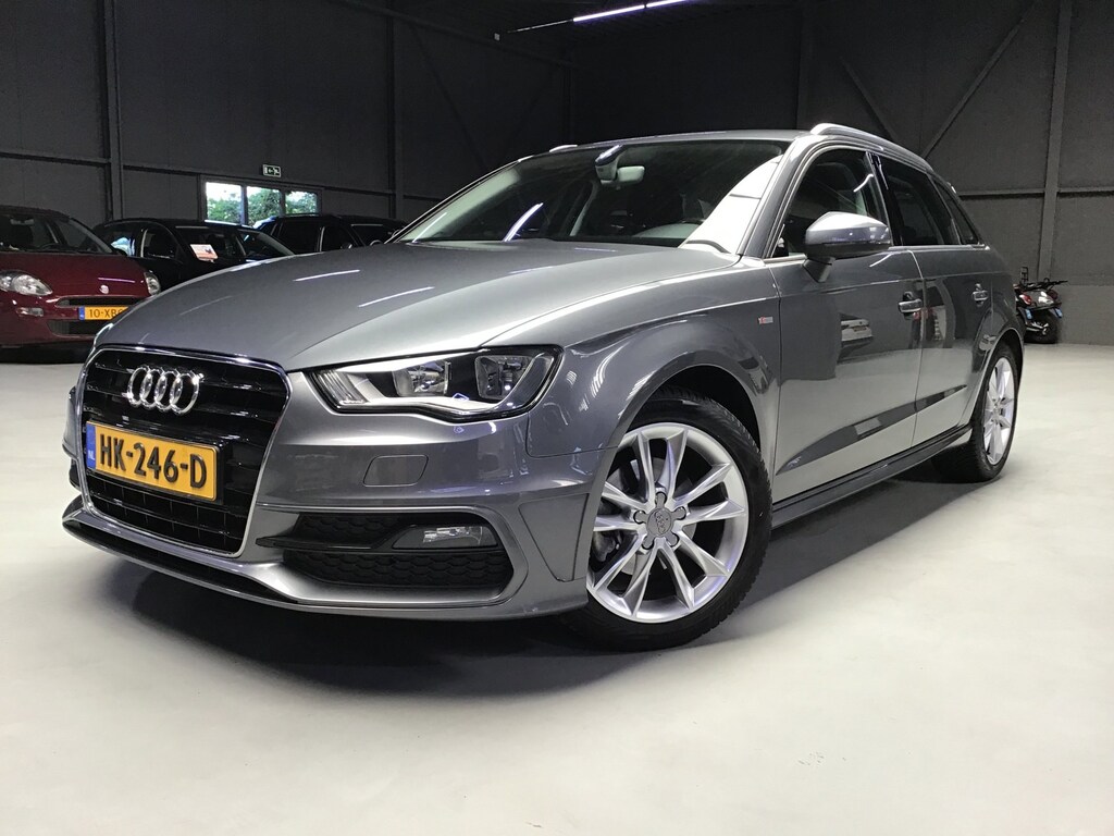 Audi A3 Sportback 1.2 TFSI Ambition Pro Line I New Apk + Beurt I 3e Eigen. I Navi I Airco I Cruise I BT I 17inch I Trekhaak I NL.