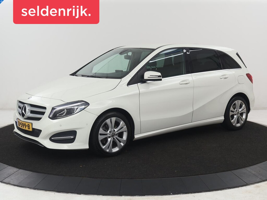 Mercedes-Benz B-klasse 180 Ambition | Half leder | Cruise control | Navigatie | Bluetooth | Airco | Camera | Park assist | Trekhaak