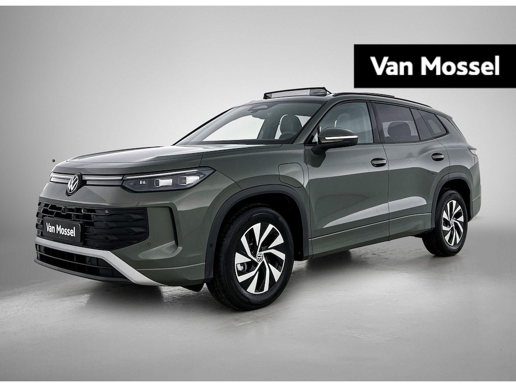 Volkswagen Tayron 1.5 eHybrid Life Edition 204 PK Plug in Hybrid | Panoramadak | Trekhaak | Navigatie | Keyless access | Apple Carplay | Stoelverwarming | 360 camera | Android Auto | Elektrische achterklep | Zwarte dakhemel | Stuurverwarming | Dodehoeksensoren |